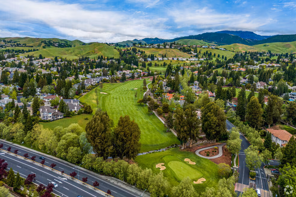Gated luxury home and golf course in Blackhawk